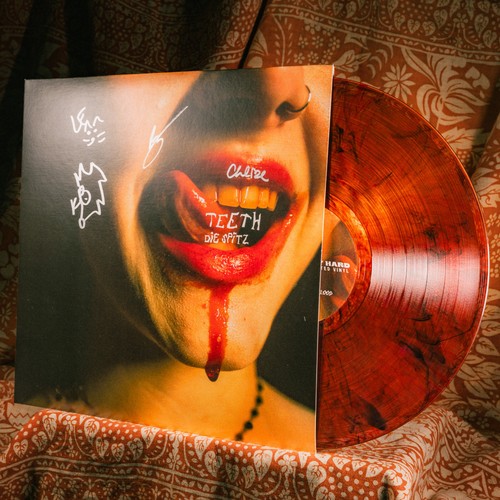 Signed die spitz teeth - signed,